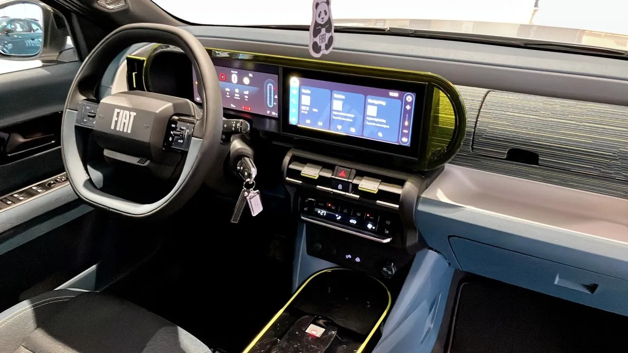 Vehicle image 3