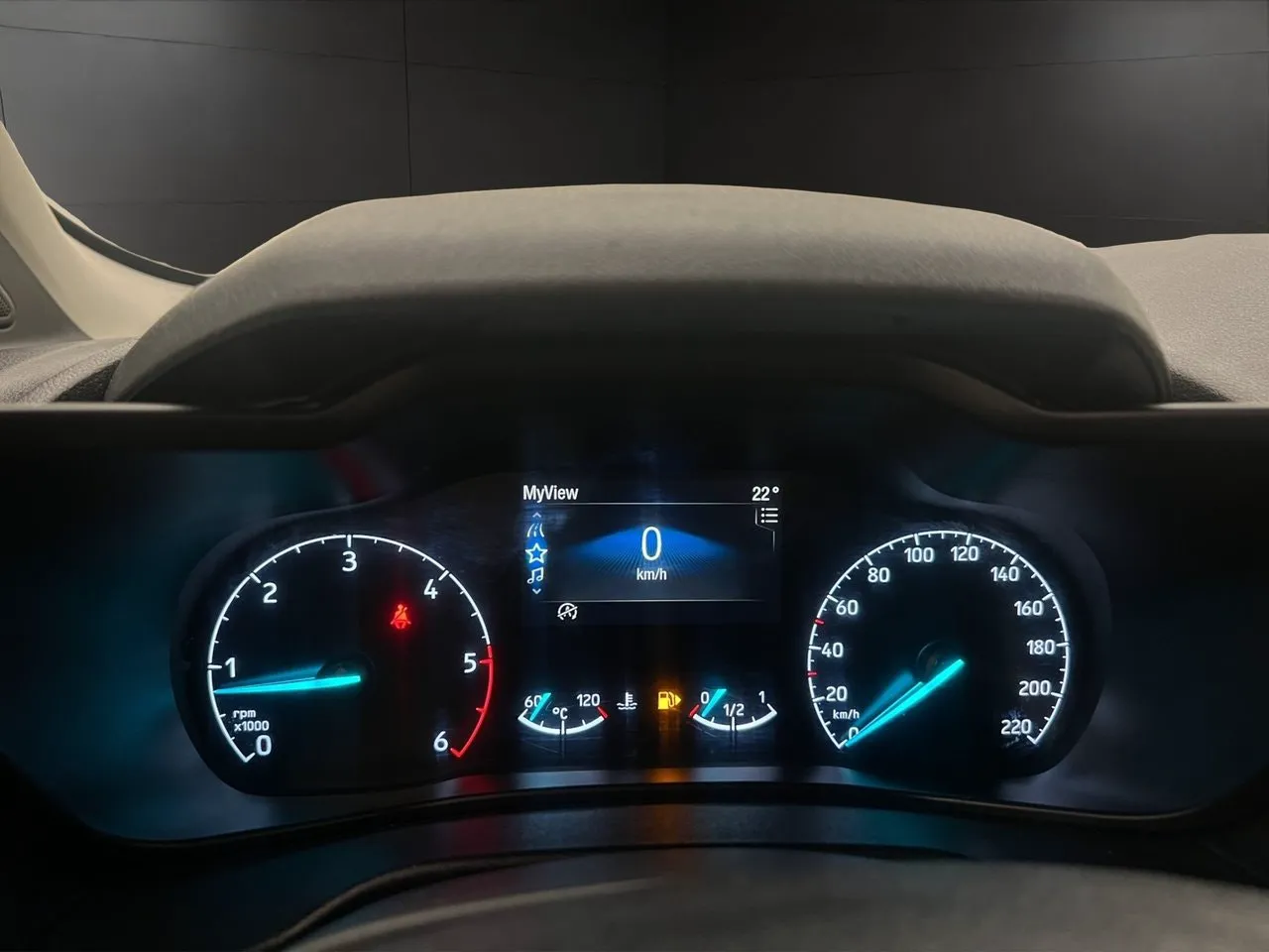 Vehicle image 18