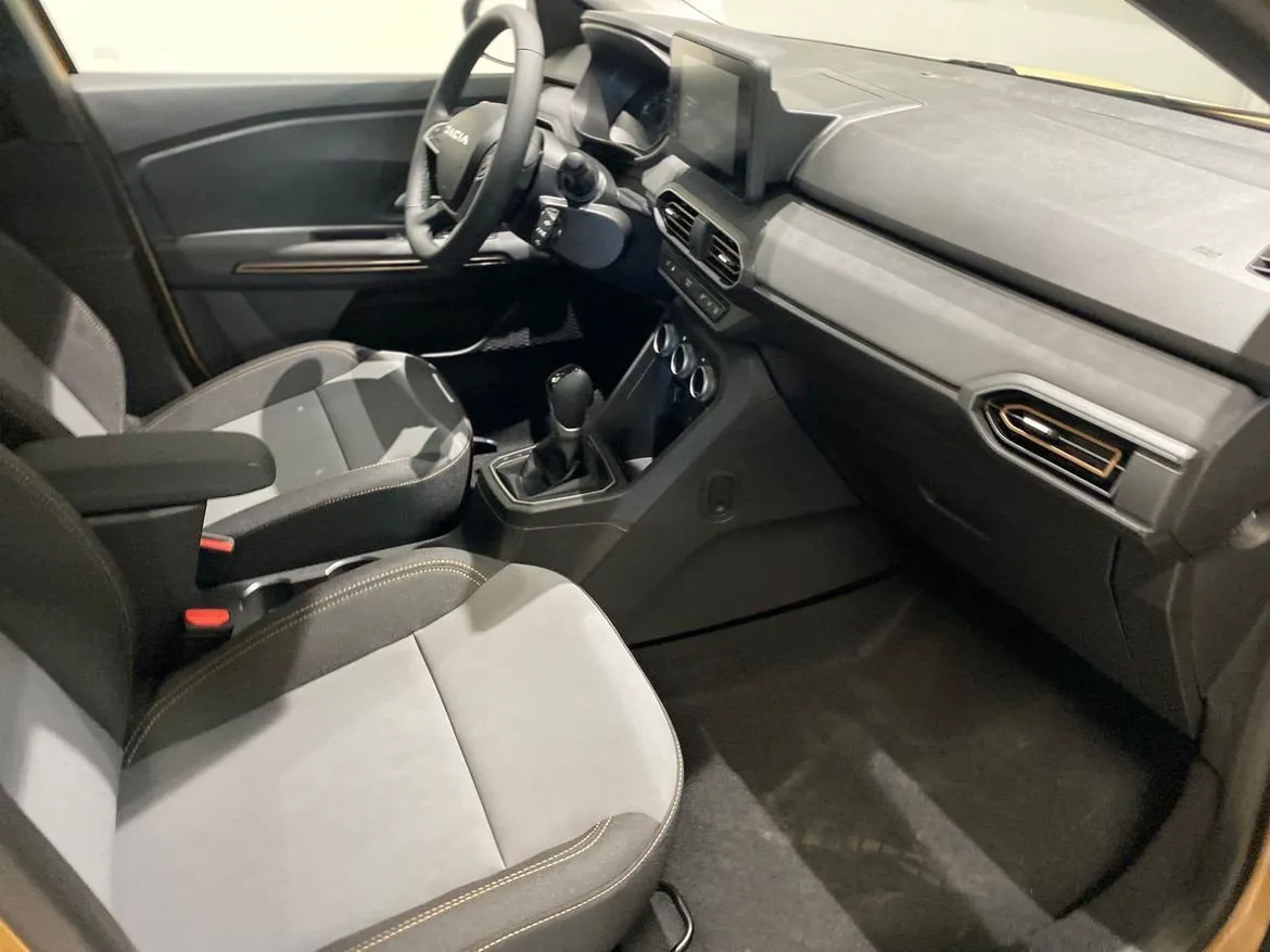 Vehicle image 8