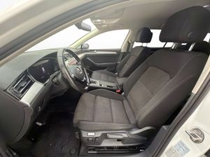Volkswagen Passat bild 11