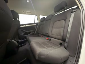 Volkswagen Passat bild 23
