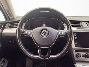Volkswagen Passat bild 12