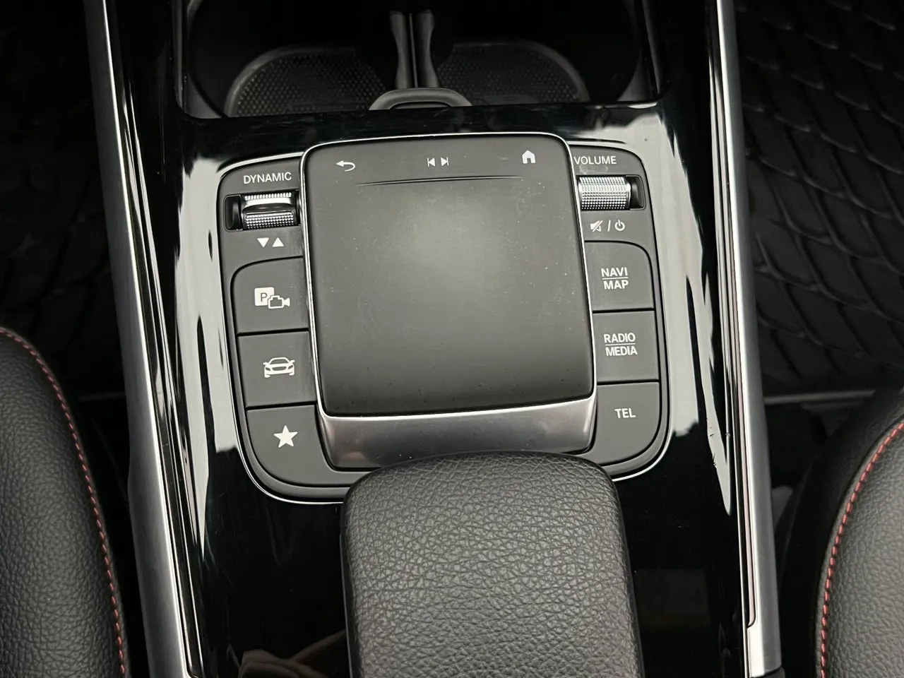 Vehicle image 26