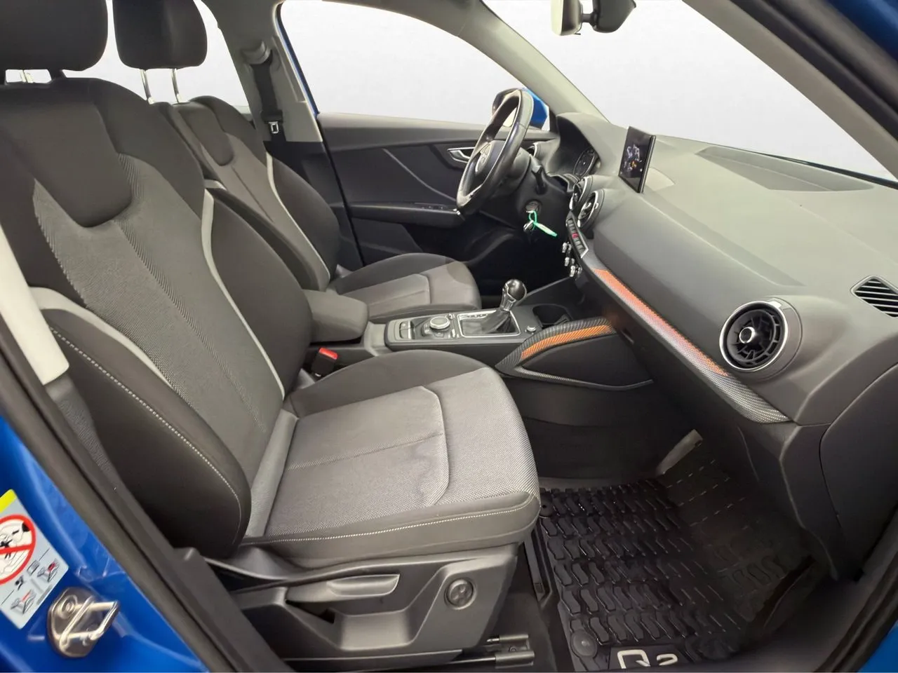 Vehicle image 14