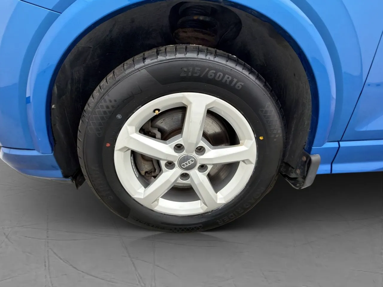 Vehicle image 28