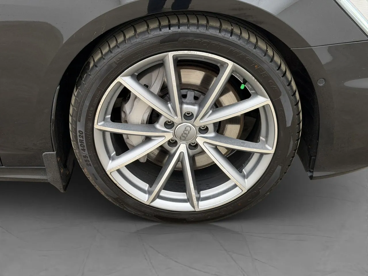 Vehicle image 37
