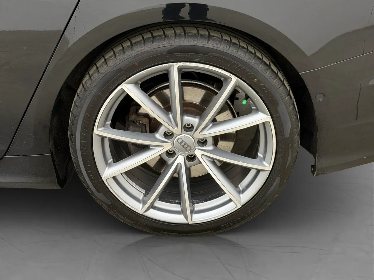 Vehicle image 35