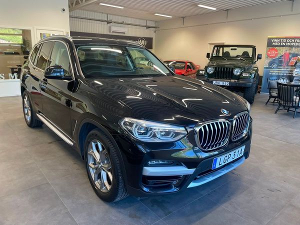 BMW X3 xDrive30e Backkamera Cockpit Dragkrok Keyless Rattvärme - 2020
