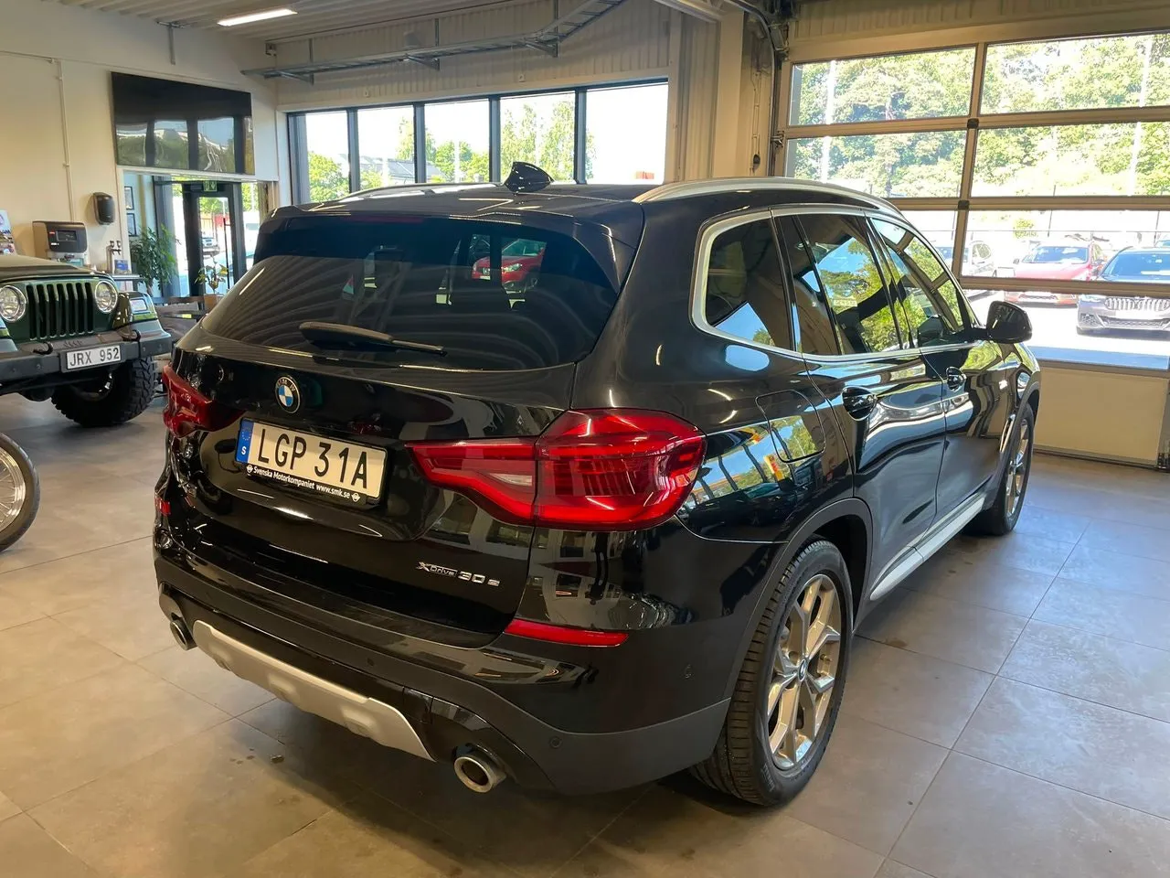 Vehicle image 8