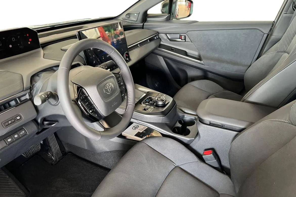 Vehicle image 11