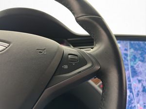 Tesla Model S bild 17