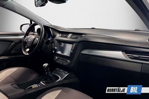Toyota Avensis bild 11
