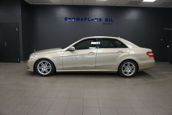 Mercedes E220 CDI BlueEFFICIENCY 7G-Tronic Plus Avantgarde Euro 5 - 2011