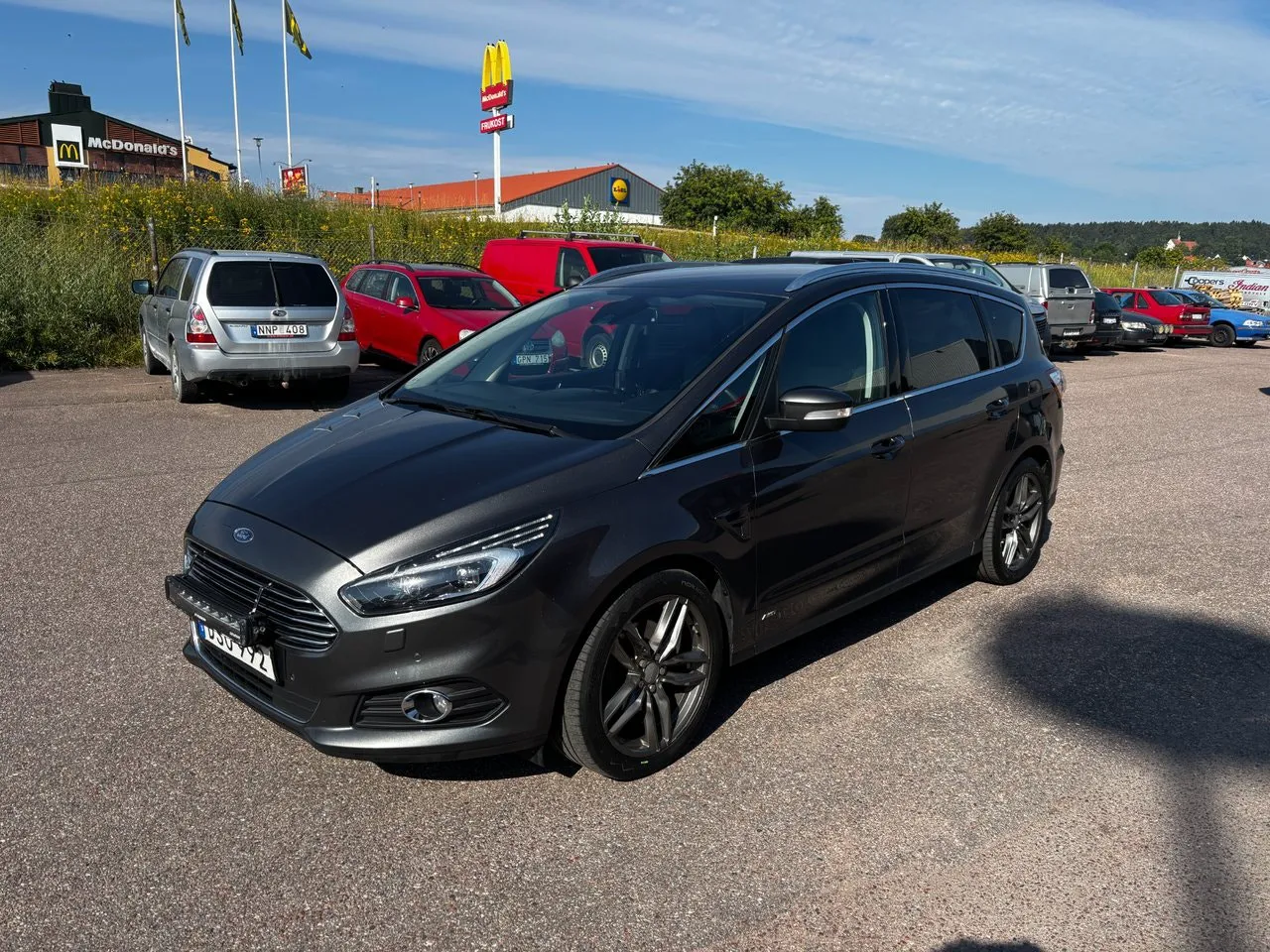 Vehicle image 1