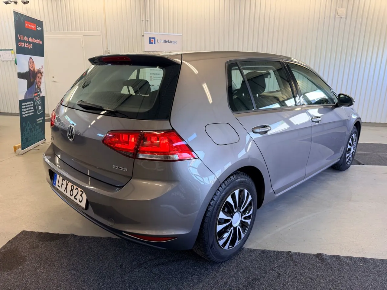 Vehicle image 4