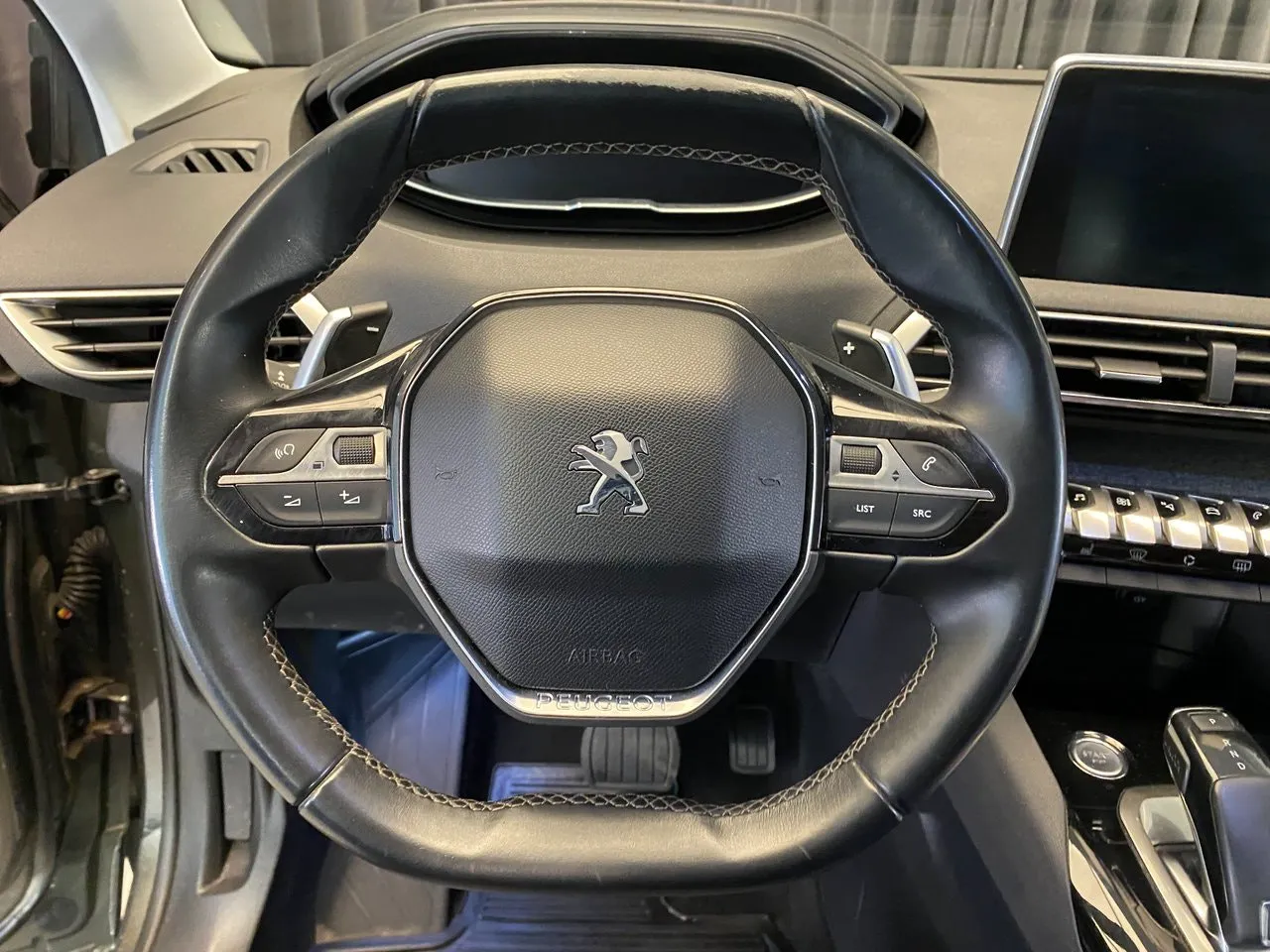 Vehicle image 37