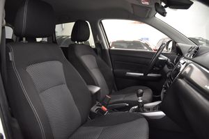 Suzuki Vitara bild 12
