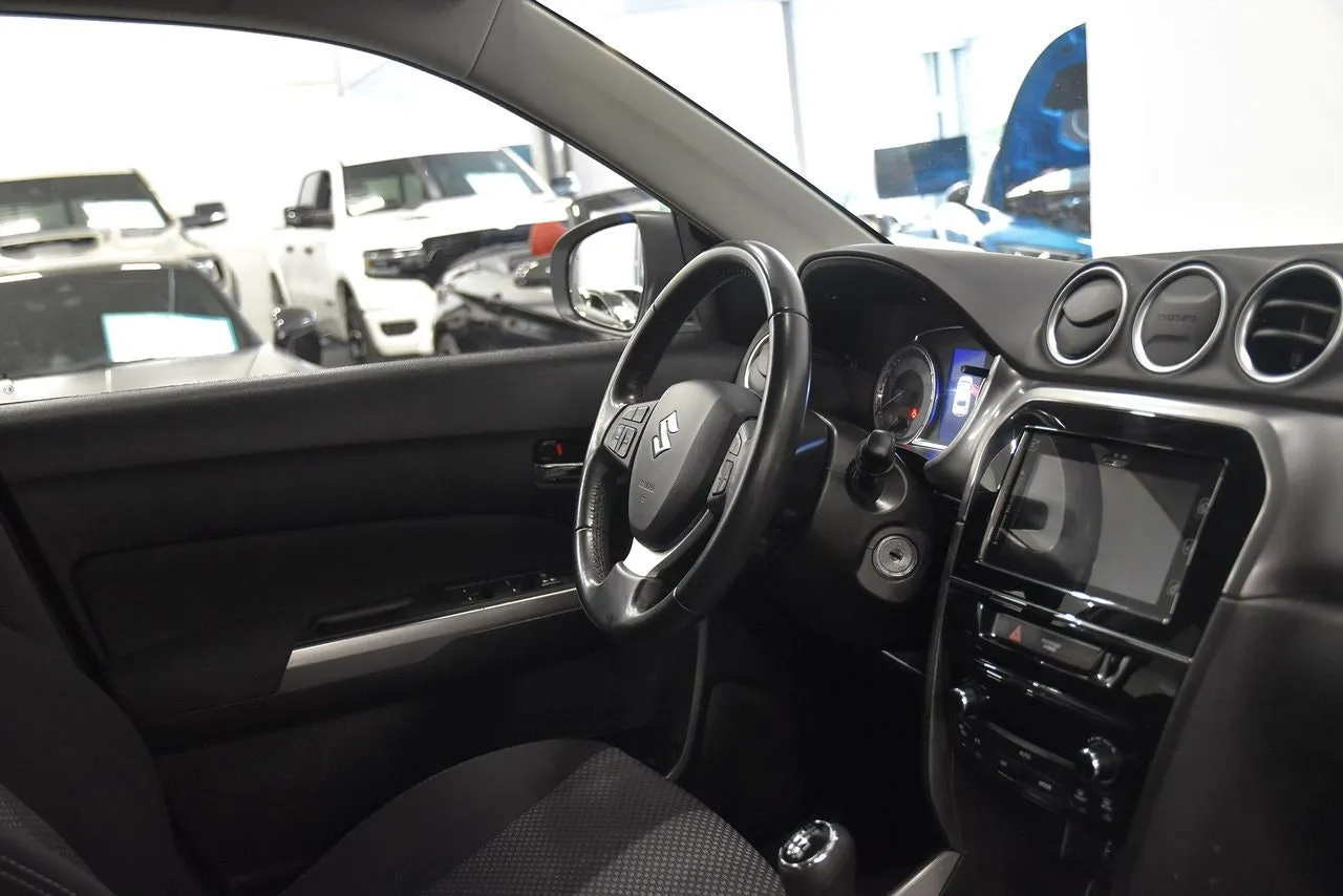 Vehicle image 7