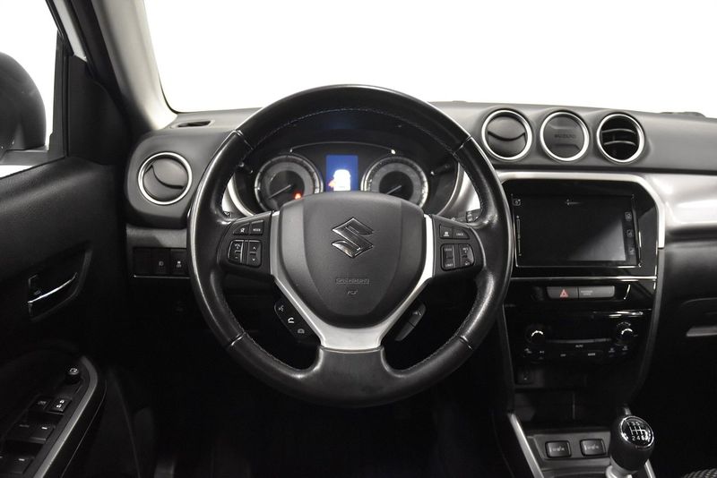 Suzuki Vitara bild 2