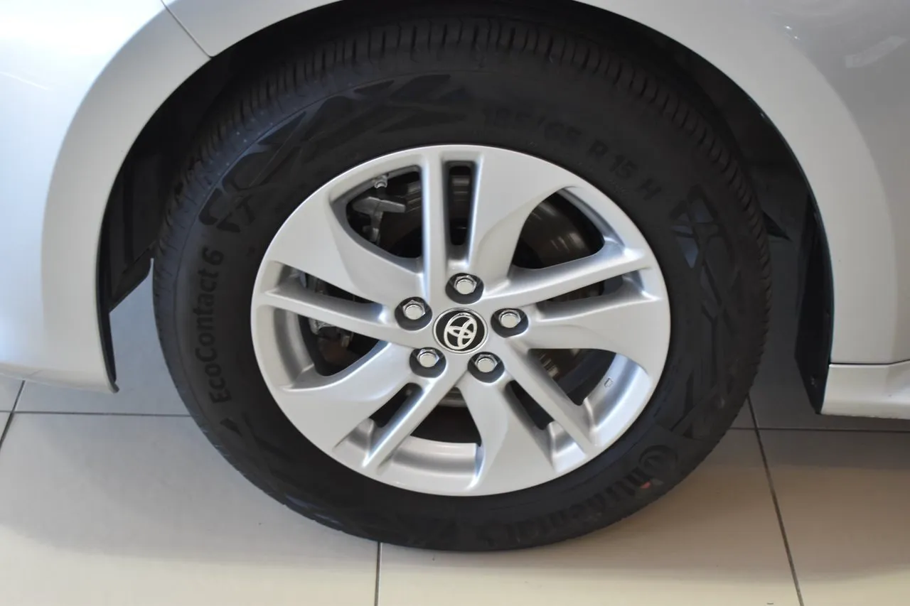 Vehicle image 21