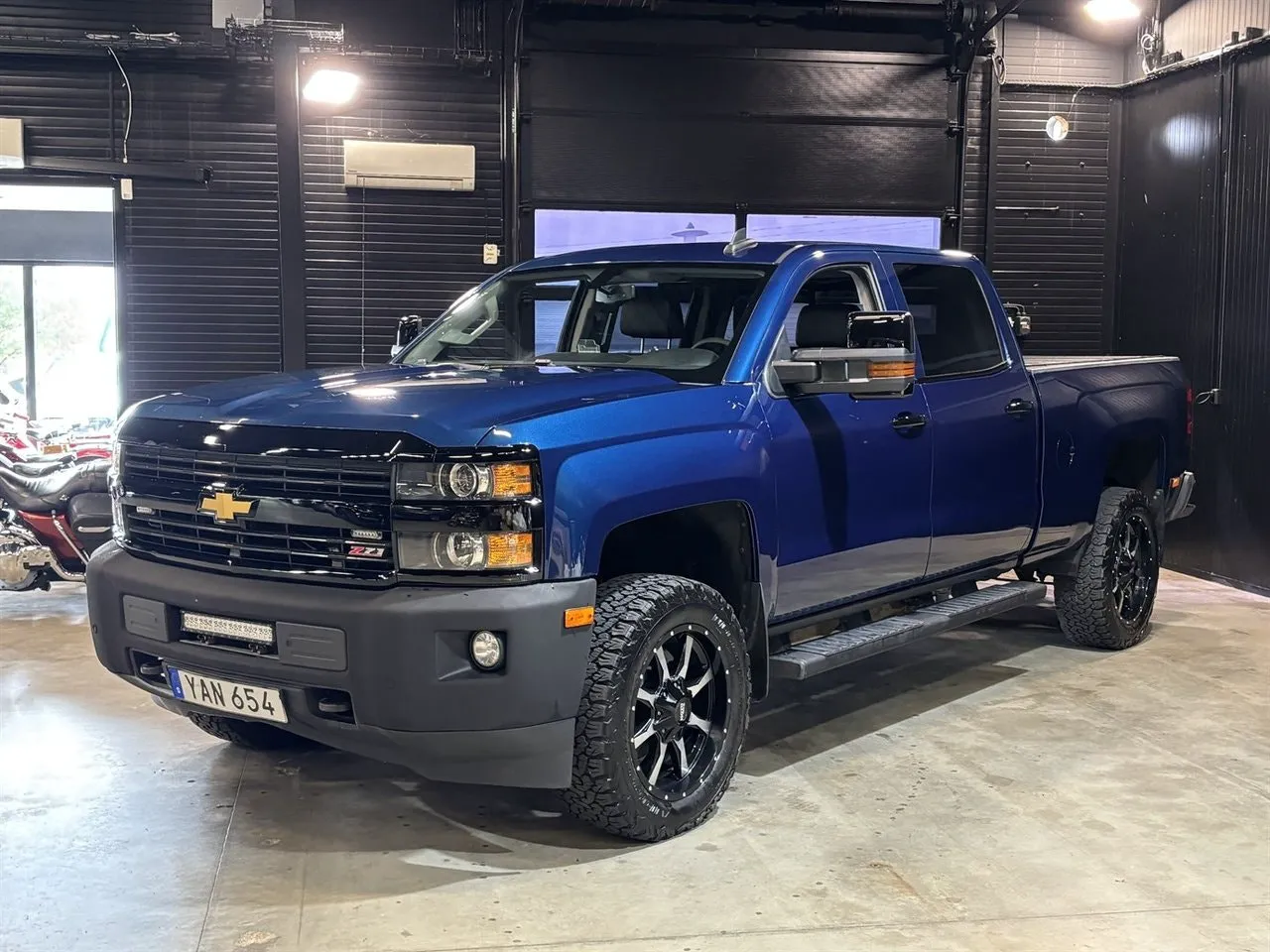 Vehicle image 2