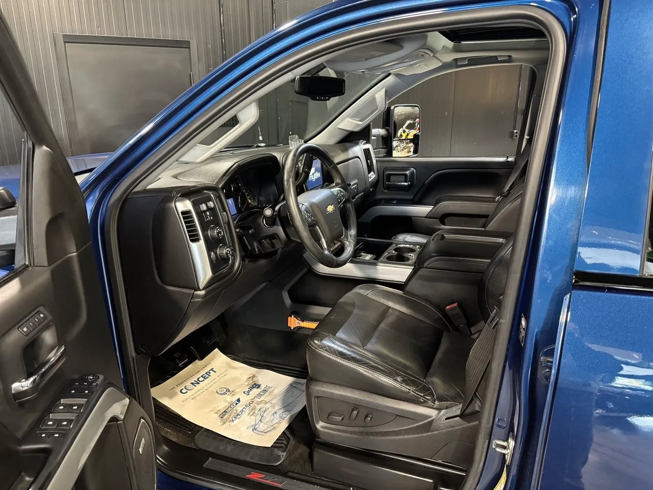 Vehicle image 6