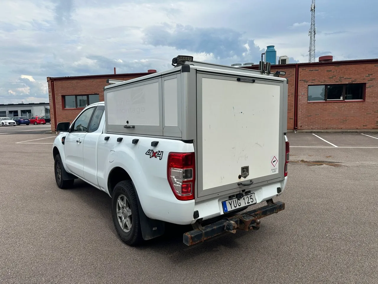 Vehicle image 2