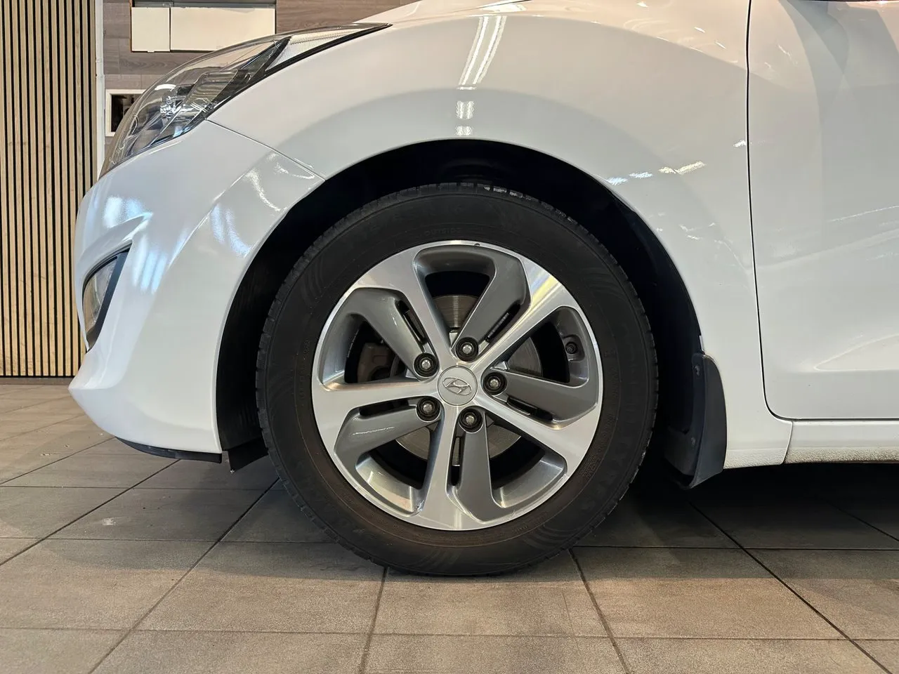 Vehicle image 22