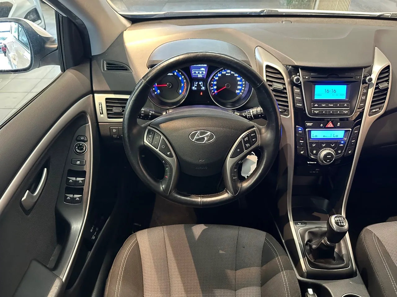 Vehicle image 11