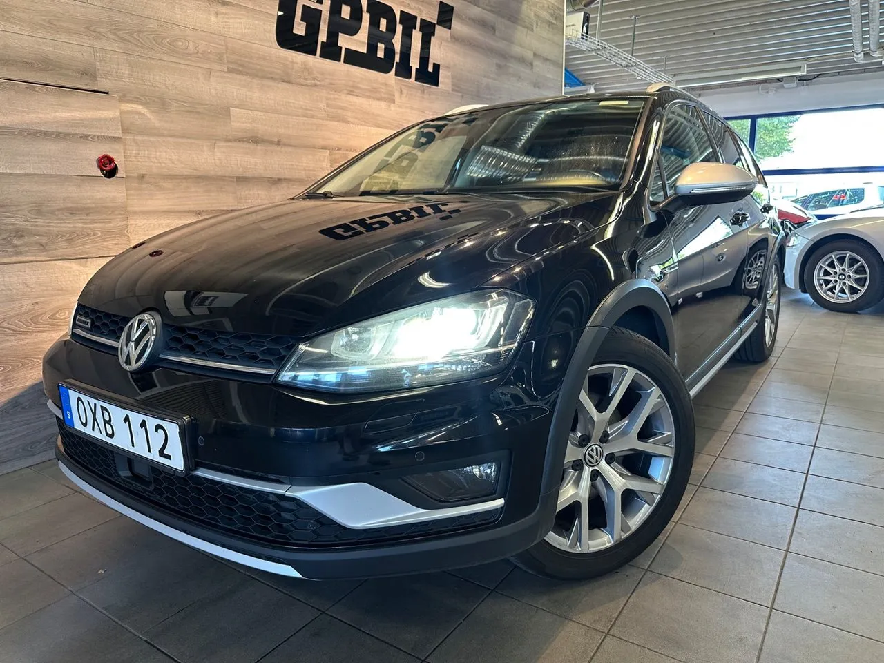 Vehicle image 3