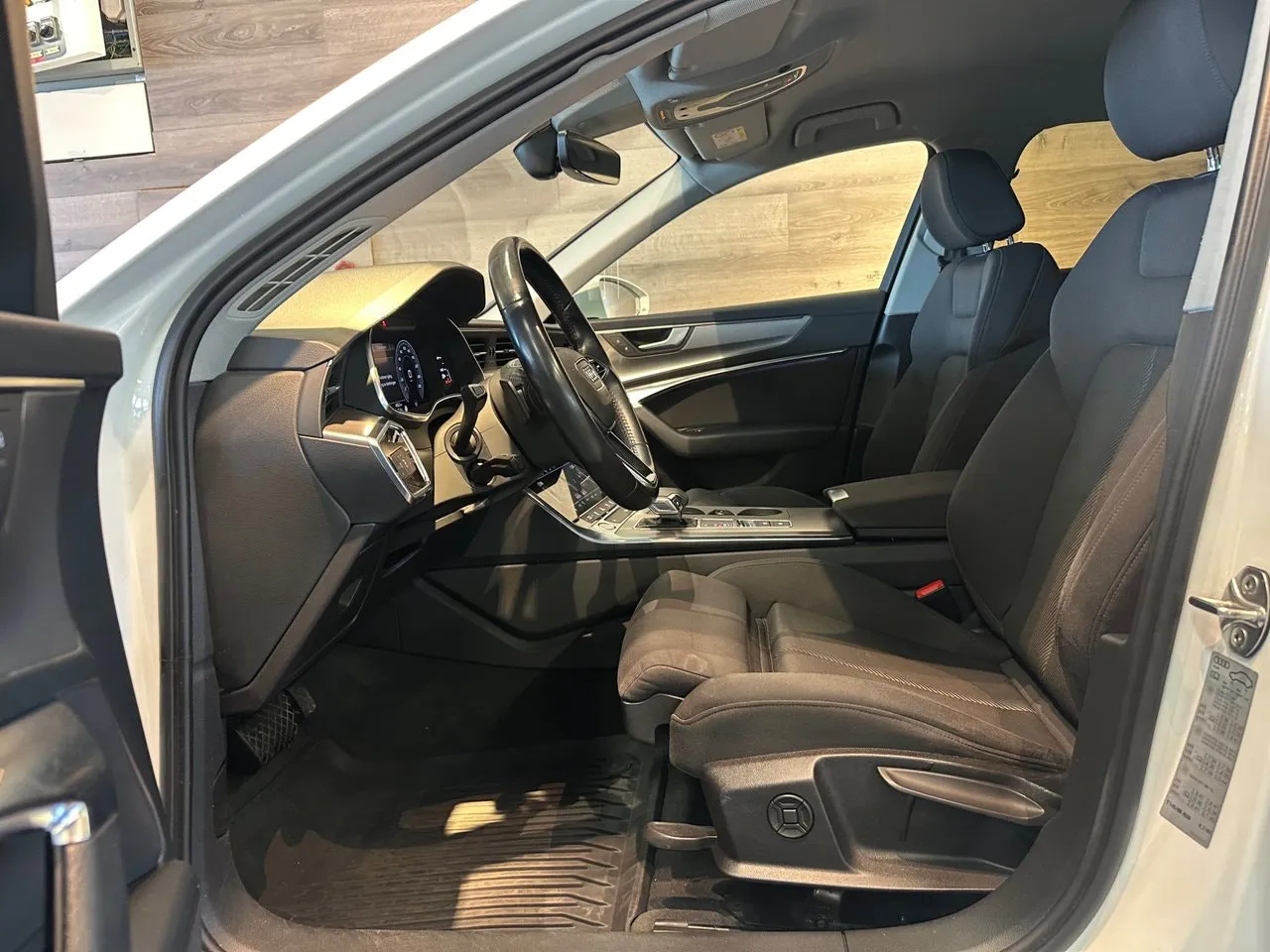 Vehicle image 6