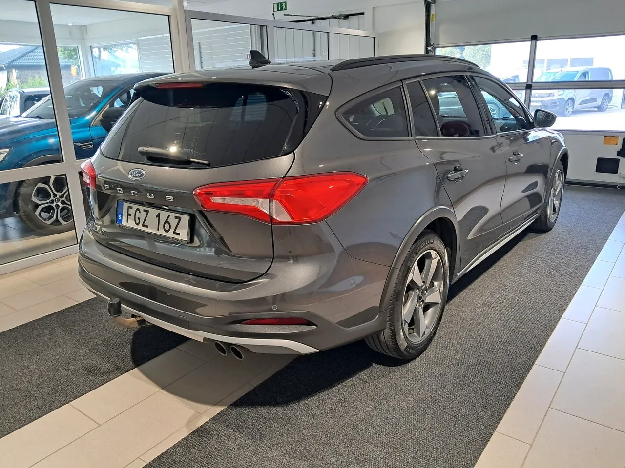 Vehicle image 2