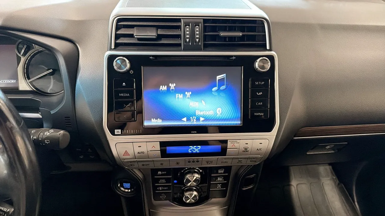 Vehicle image 11