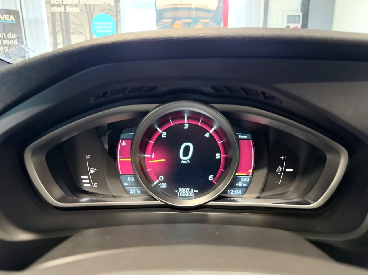 Vehicle image 14
