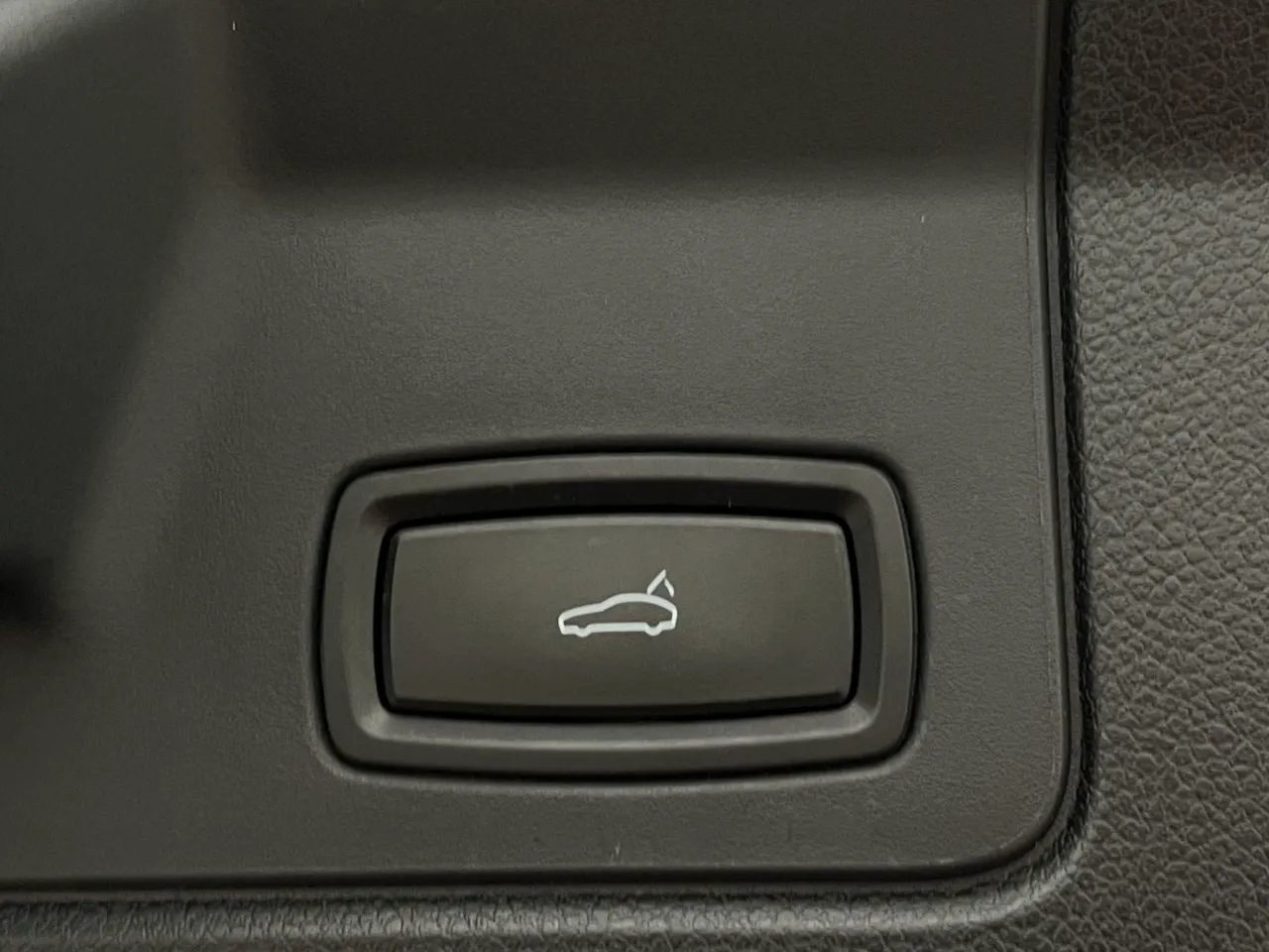 Vehicle image 34