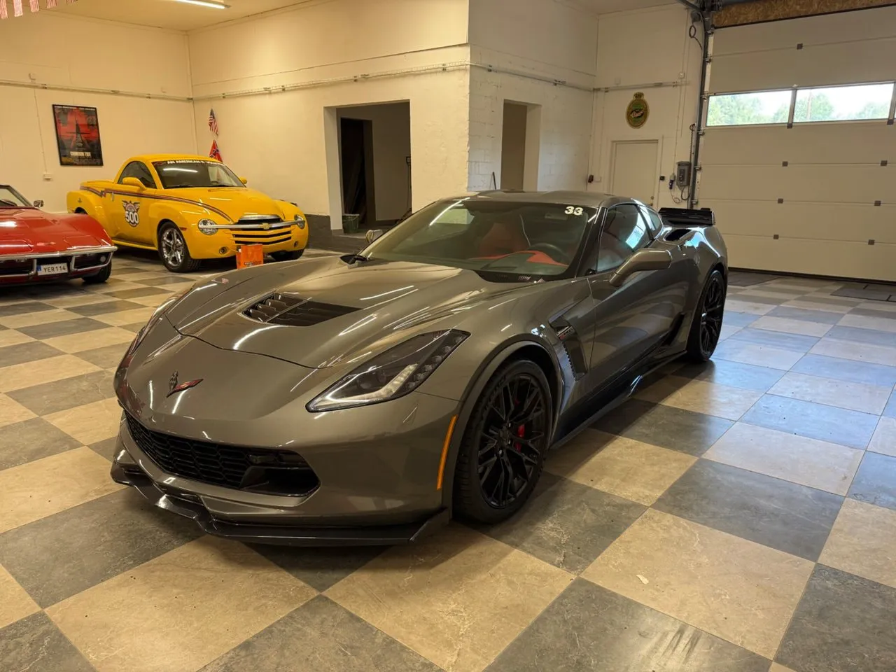 Vehicle image 4