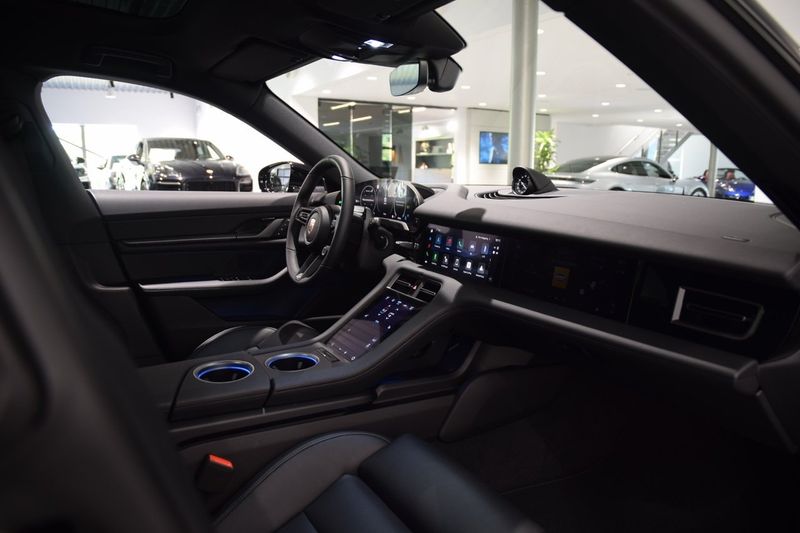 Porsche Taycan bild 17