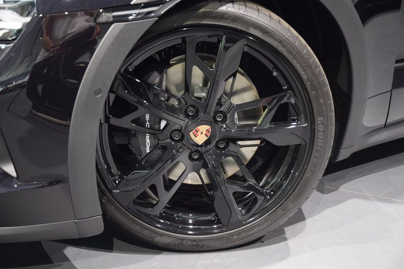 Porsche Taycan bild 2