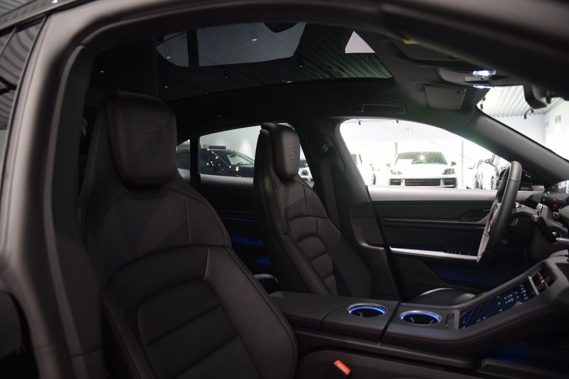 Porsche Taycan bild 16