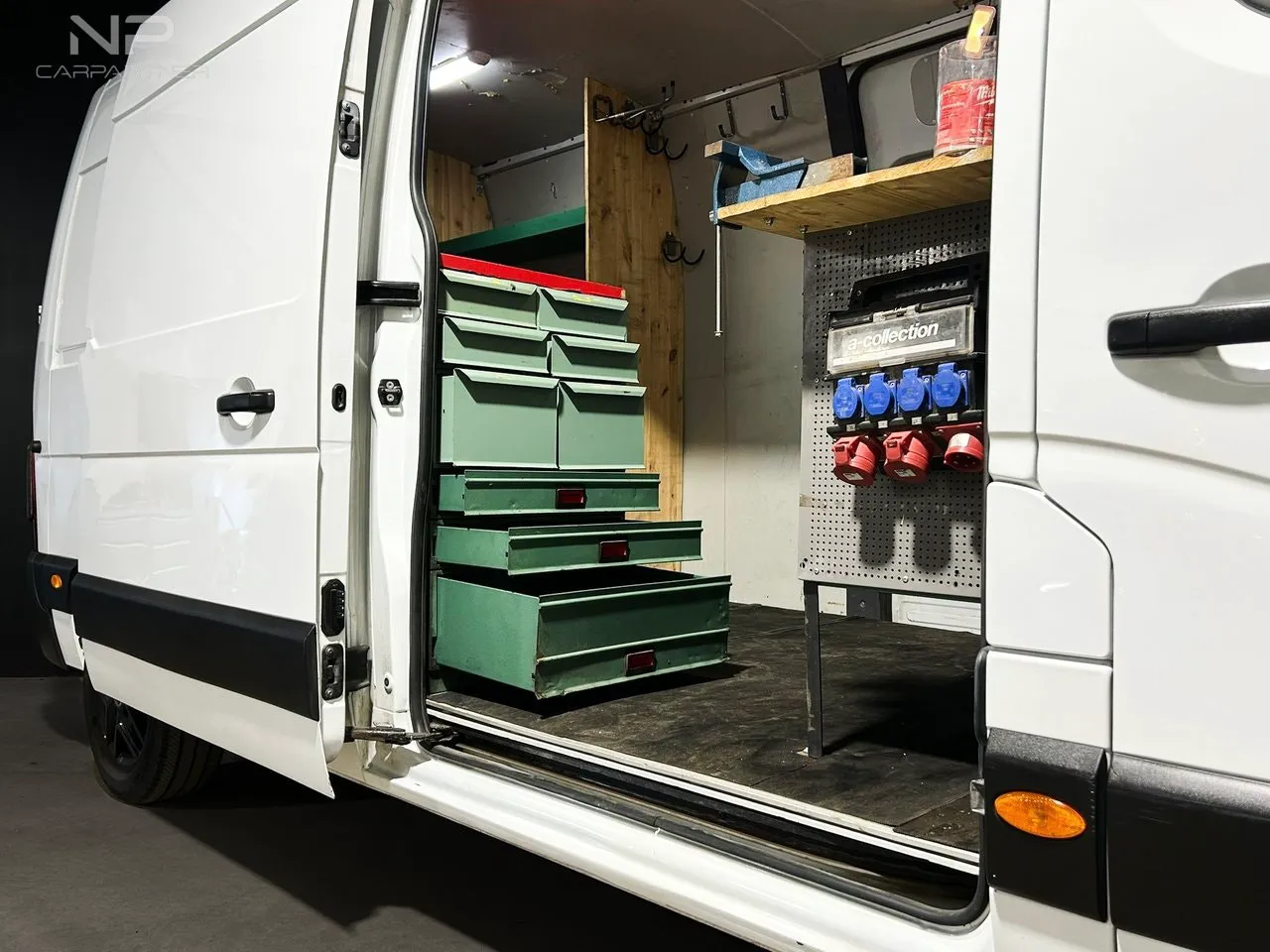 Vehicle image 7