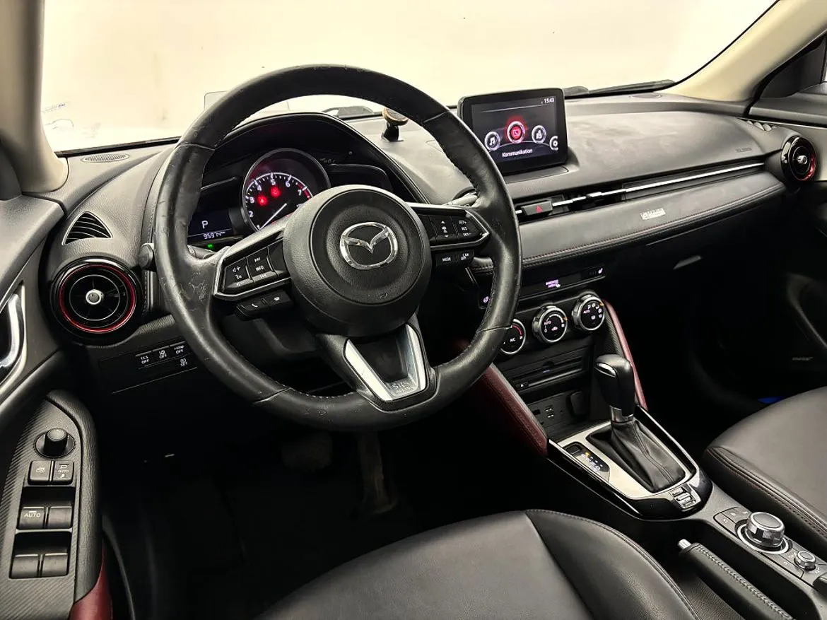 Vehicle image 15