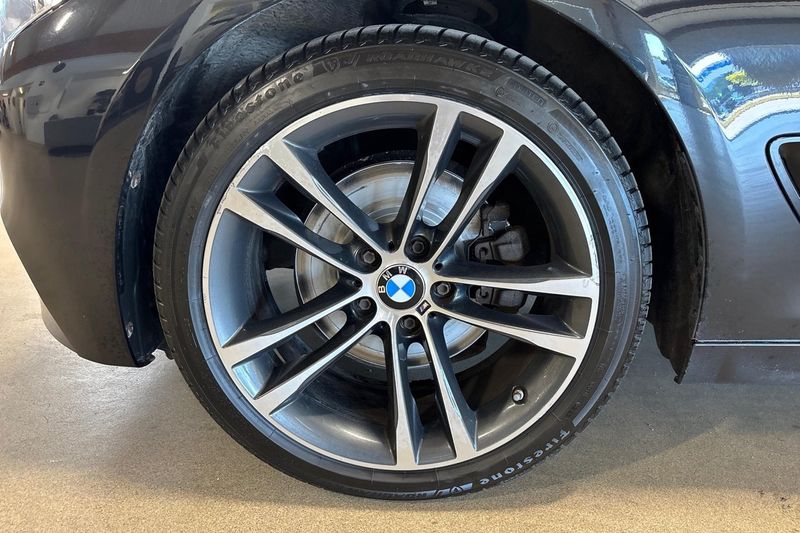 BMW 330 bild 10
