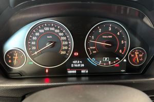 BMW 330 bild 16