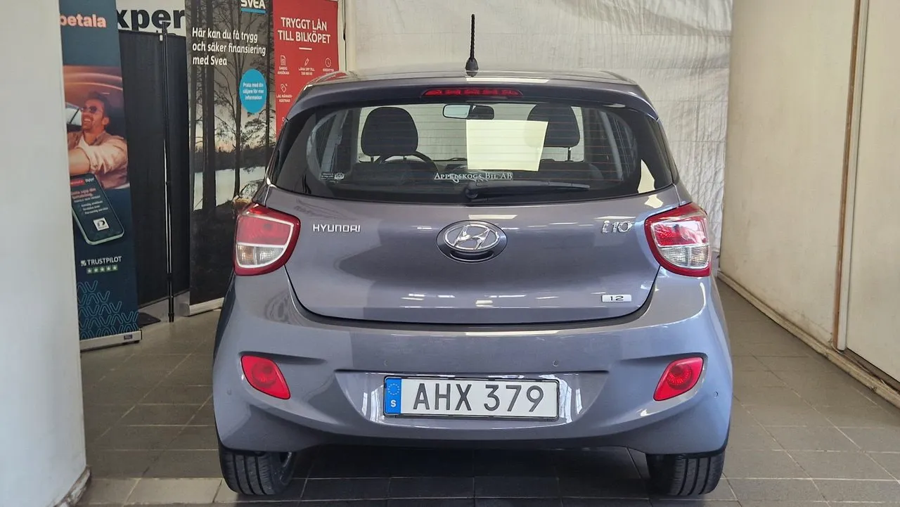 Vehicle image 5