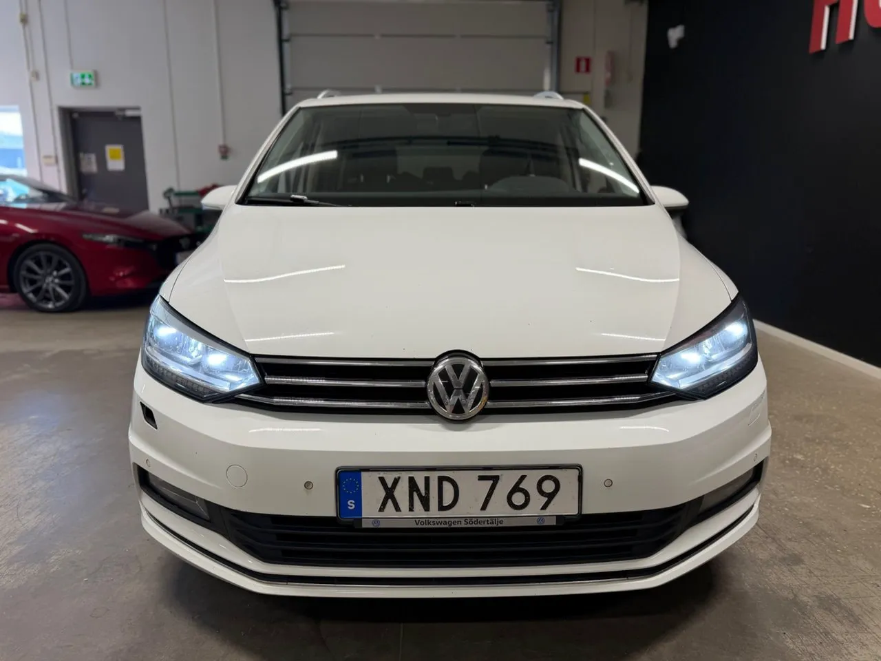 Vehicle image 6