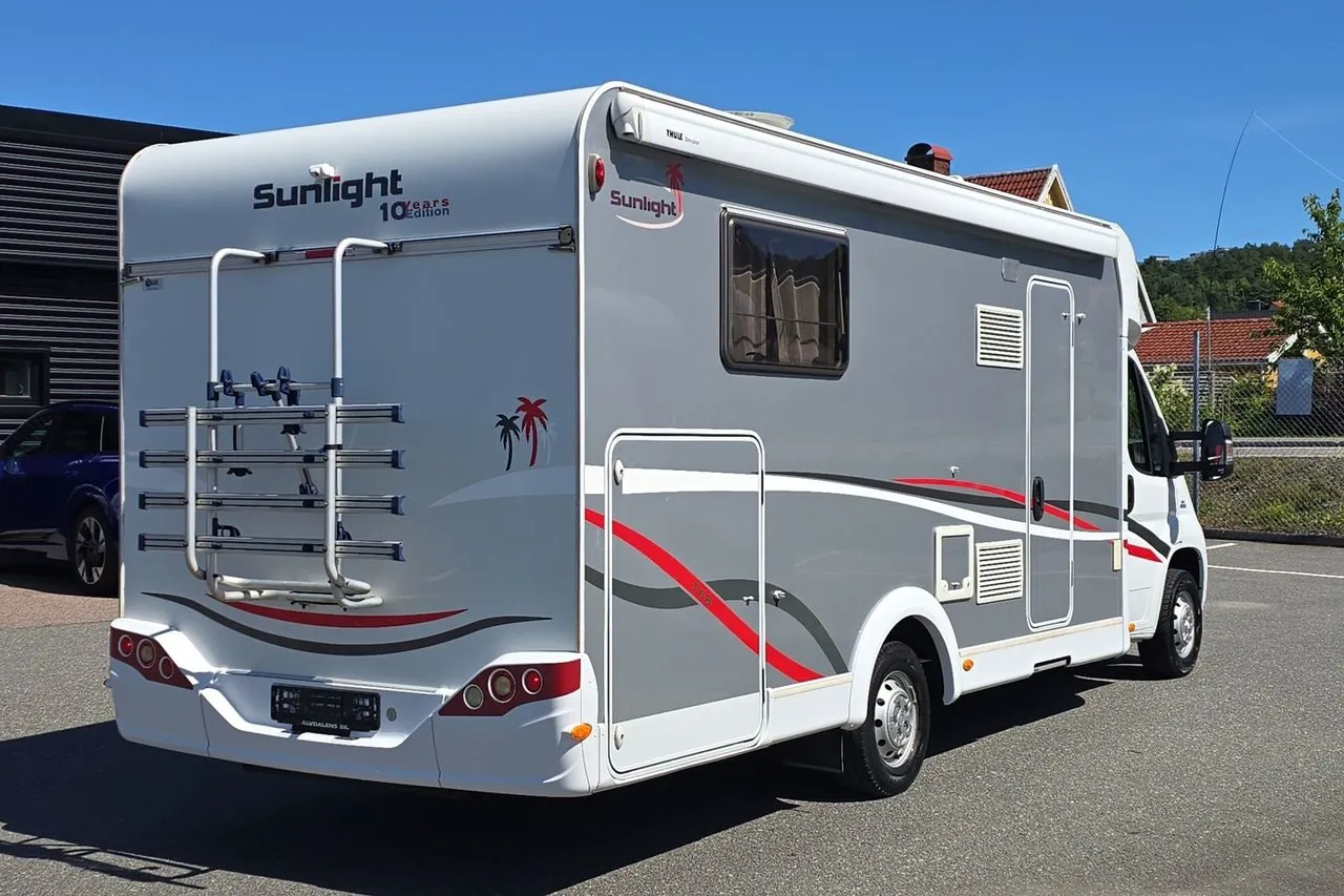 Vehicle image 37