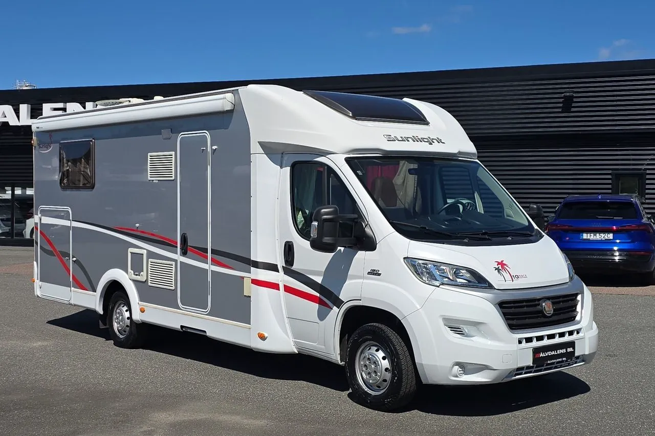 Vehicle image 32