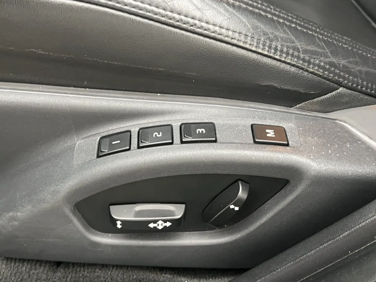 Vehicle image 28