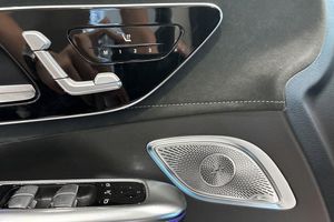 Mercedes EQE43 SUV bild 12