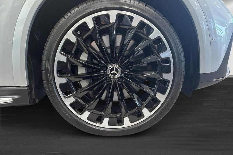 Mercedes EQE43 SUV bild 5